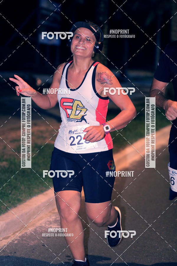Buy your photos of the eventNight Run 5K 10K Praia Grande on Fotop