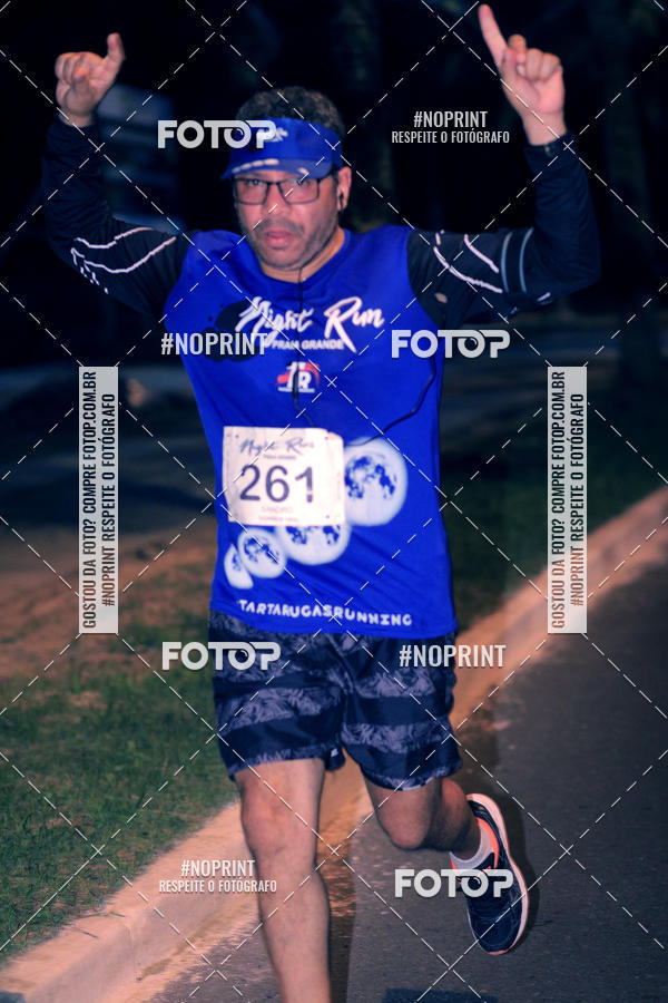 Buy your photos of the eventNight Run 5K 10K Praia Grande on Fotop