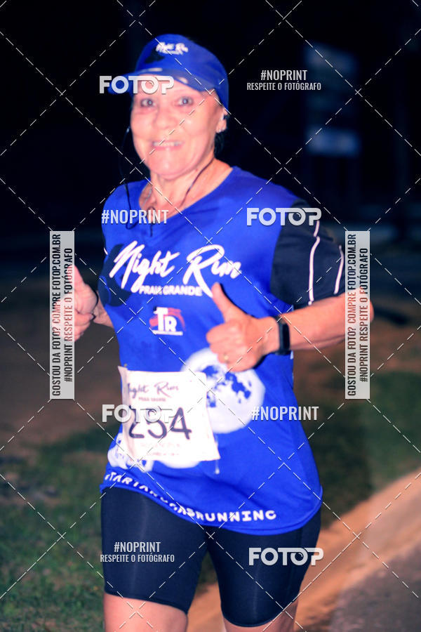 Buy your photos of the eventNight Run 5K 10K Praia Grande on Fotop