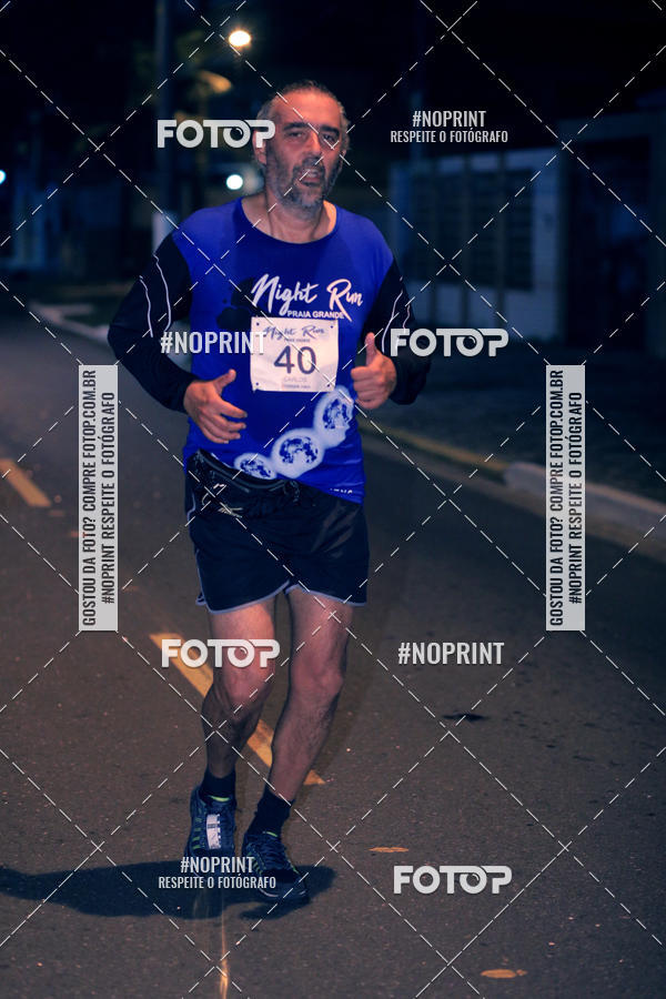 Buy your photos of the eventNight Run 5K 10K Praia Grande on Fotop