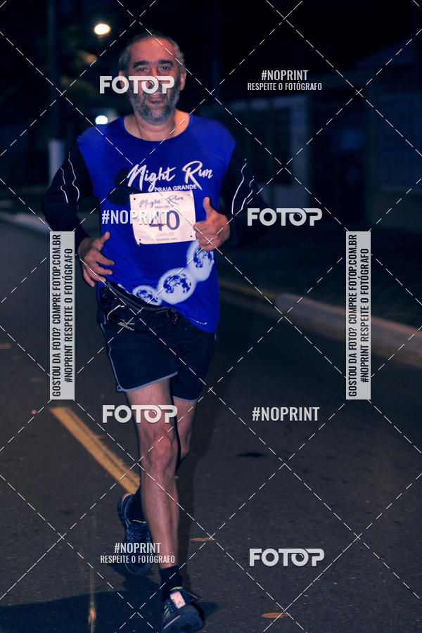 Buy your photos of the eventNight Run 5K 10K Praia Grande on Fotop