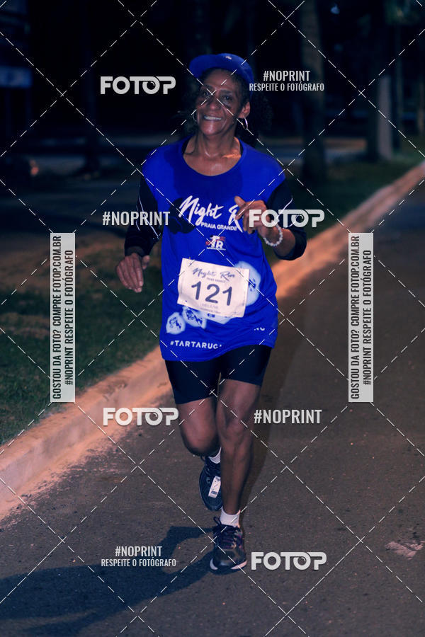 Buy your photos of the eventNight Run 5K 10K Praia Grande on Fotop