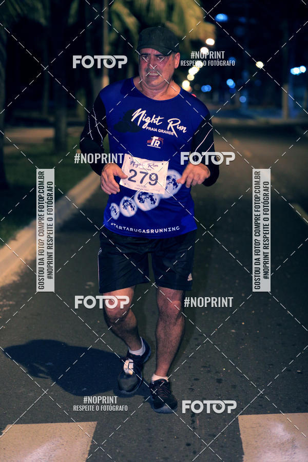 Buy your photos of the eventNight Run 5K 10K Praia Grande on Fotop