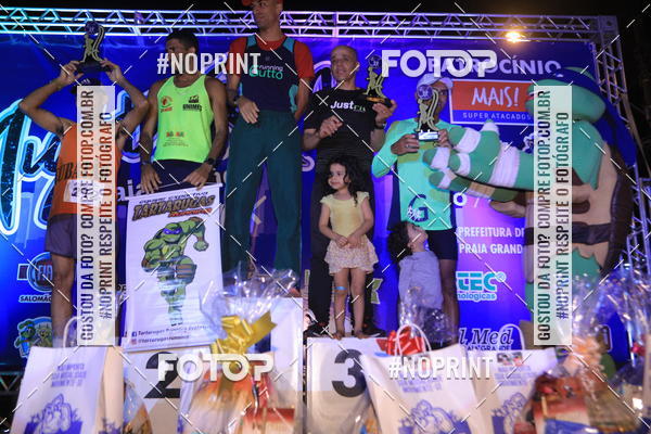 Buy your photos of the eventNight Run 5K 10K Praia Grande on Fotop