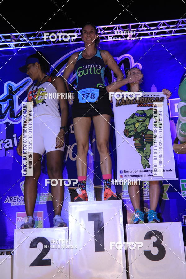 Buy your photos of the eventNight Run 5K 10K Praia Grande on Fotop