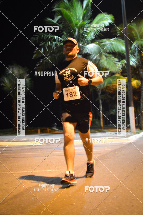 Buy your photos of the eventNight Run 5K 10K Praia Grande on Fotop
