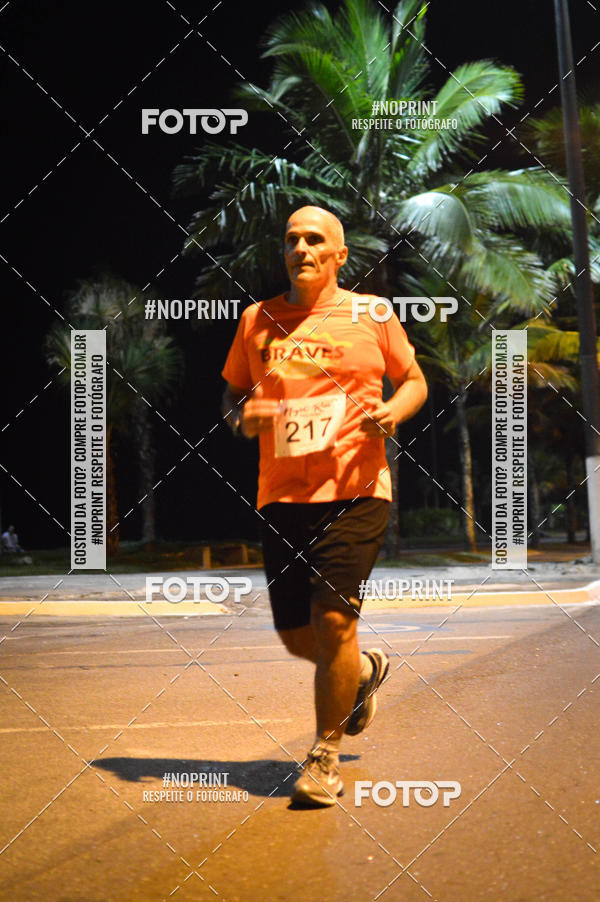 Buy your photos of the eventNight Run 5K 10K Praia Grande on Fotop