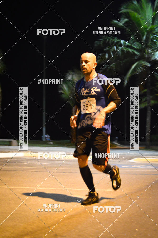 Buy your photos of the eventNight Run 5K 10K Praia Grande on Fotop