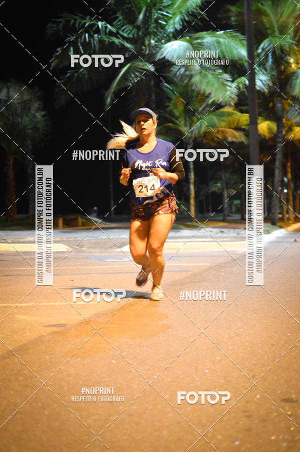 Buy your photos of the eventNight Run 5K 10K Praia Grande on Fotop
