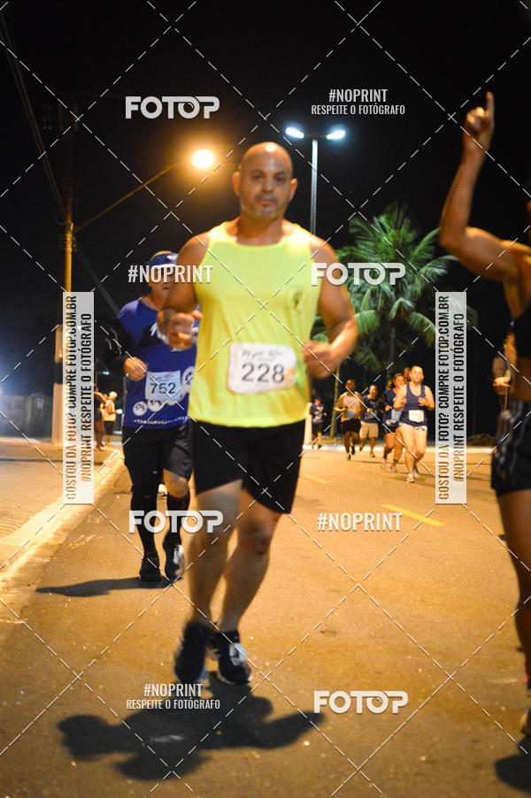 Buy your photos of the eventNight Run 5K 10K Praia Grande on Fotop