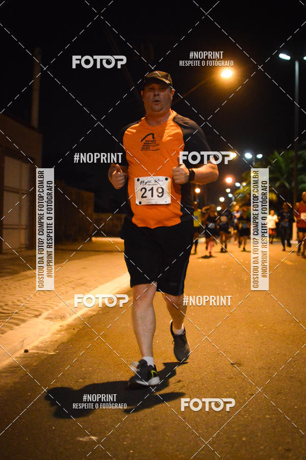 Buy your photos of the eventNight Run 5K 10K Praia Grande on Fotop