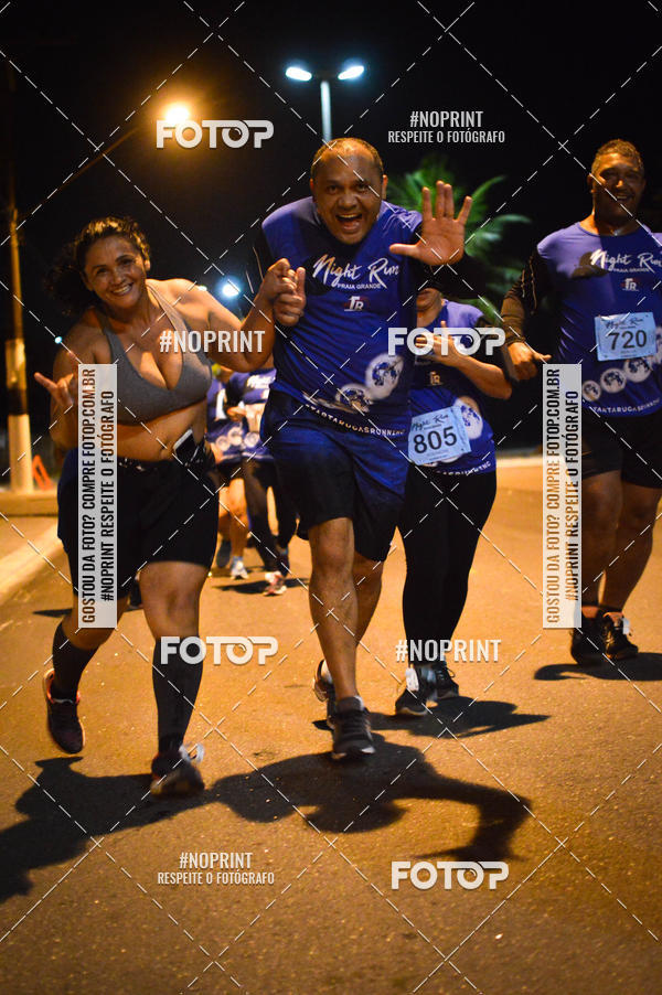 Buy your photos of the eventNight Run 5K 10K Praia Grande on Fotop