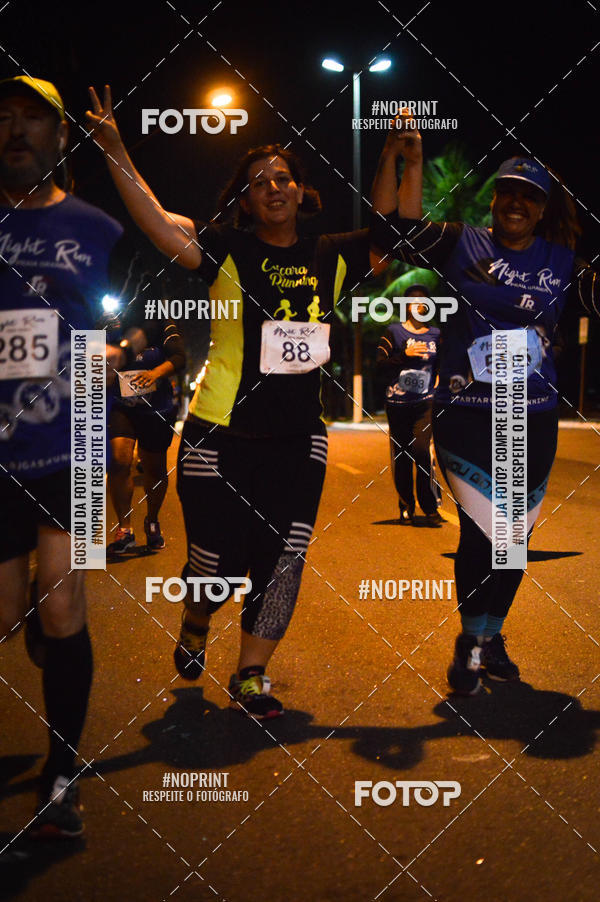 Buy your photos of the eventNight Run 5K 10K Praia Grande on Fotop