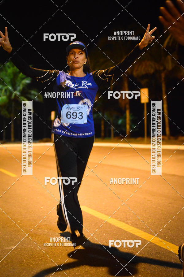 Buy your photos of the eventNight Run 5K 10K Praia Grande on Fotop