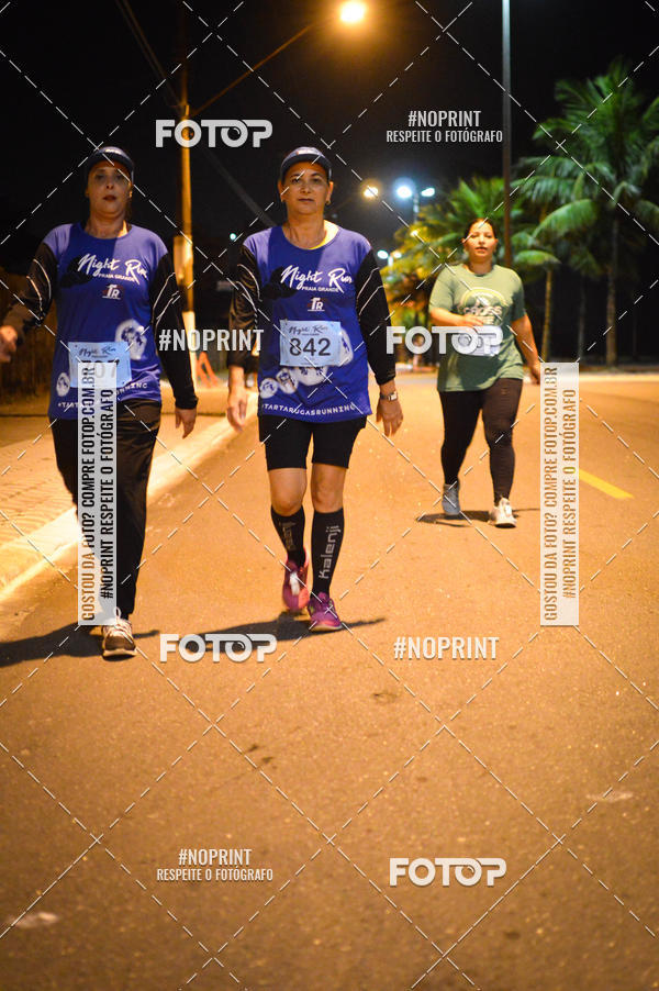 Buy your photos of the eventNight Run 5K 10K Praia Grande on Fotop