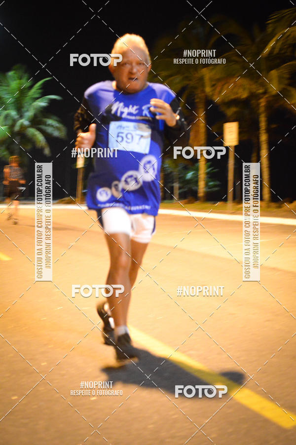 Buy your photos of the eventNight Run 5K 10K Praia Grande on Fotop