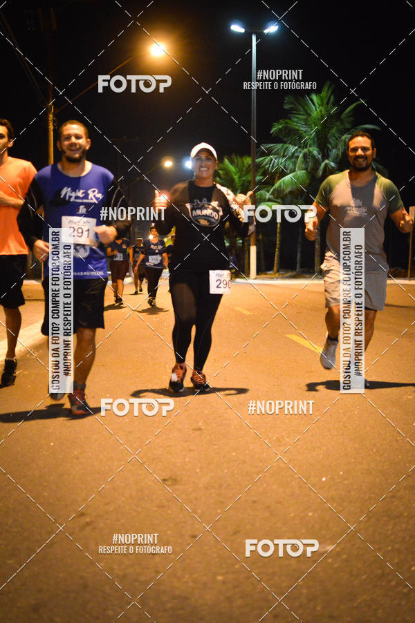 Buy your photos of the eventNight Run 5K 10K Praia Grande on Fotop