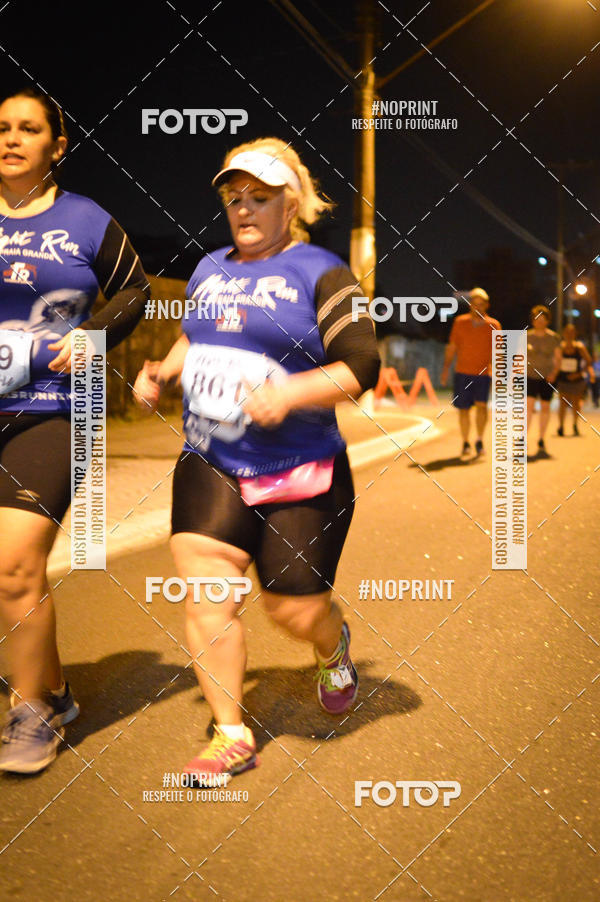 Buy your photos of the eventNight Run 5K 10K Praia Grande on Fotop