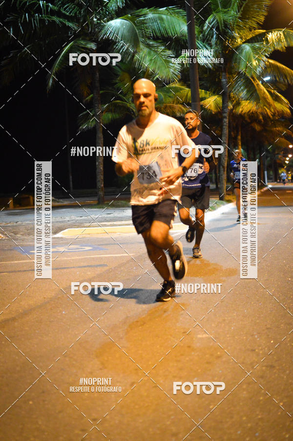 Buy your photos of the eventNight Run 5K 10K Praia Grande on Fotop