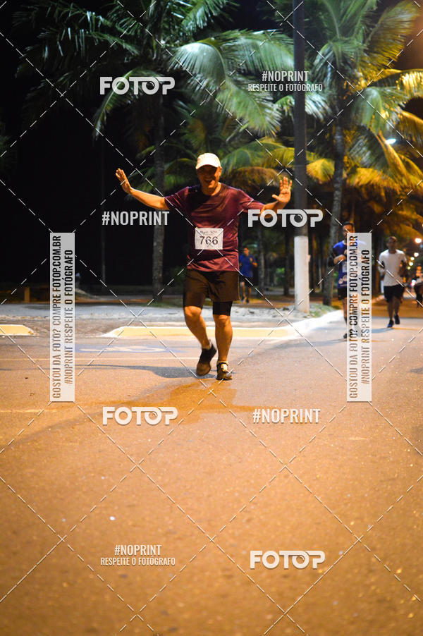 Buy your photos of the eventNight Run 5K 10K Praia Grande on Fotop