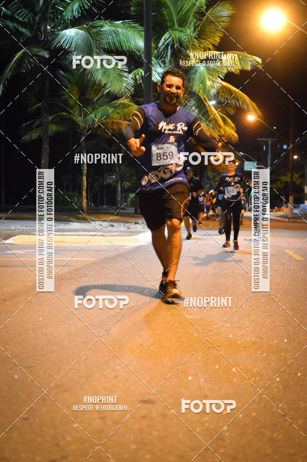 Buy your photos of the eventNight Run 5K 10K Praia Grande on Fotop