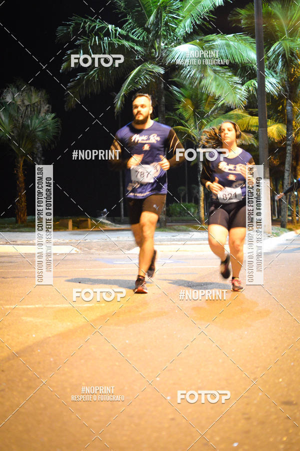 Buy your photos of the eventNight Run 5K 10K Praia Grande on Fotop