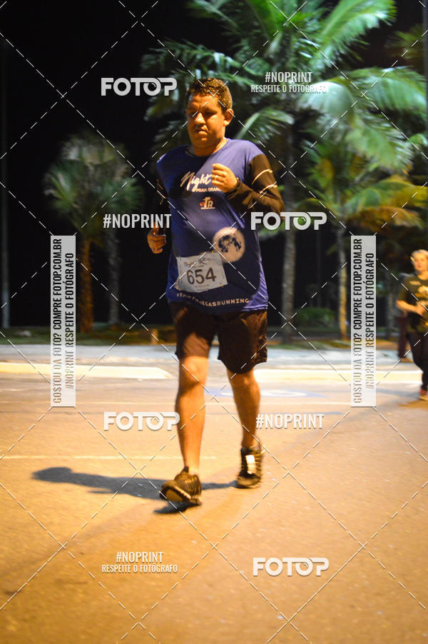 Buy your photos of the eventNight Run 5K 10K Praia Grande on Fotop