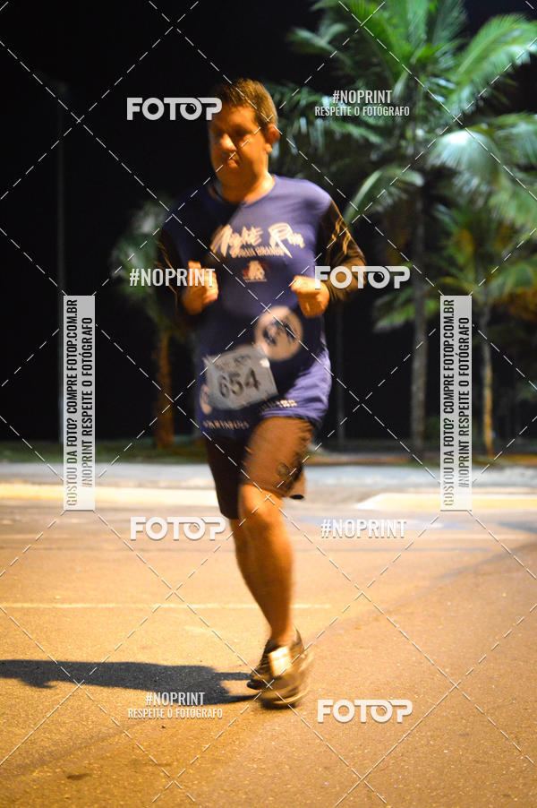 Buy your photos of the eventNight Run 5K 10K Praia Grande on Fotop
