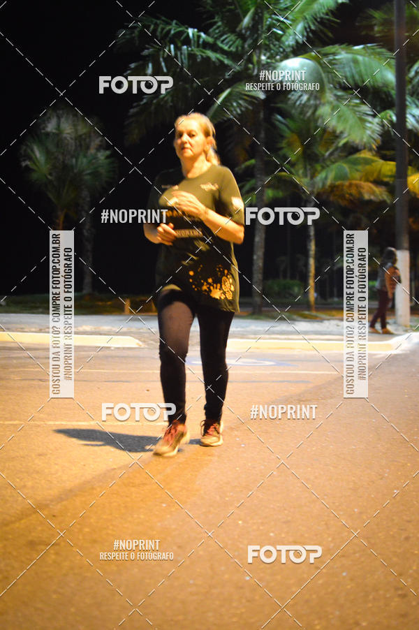 Buy your photos of the eventNight Run 5K 10K Praia Grande on Fotop