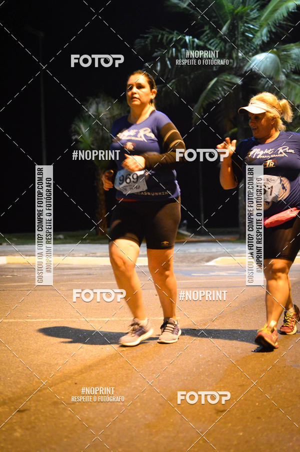Buy your photos of the eventNight Run 5K 10K Praia Grande on Fotop