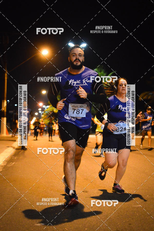 Buy your photos of the eventNight Run 5K 10K Praia Grande on Fotop