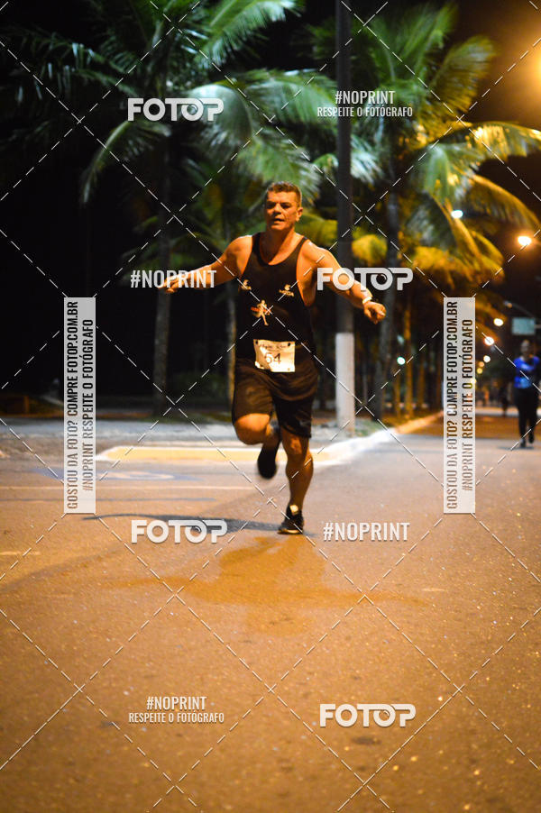 Buy your photos of the eventNight Run 5K 10K Praia Grande on Fotop