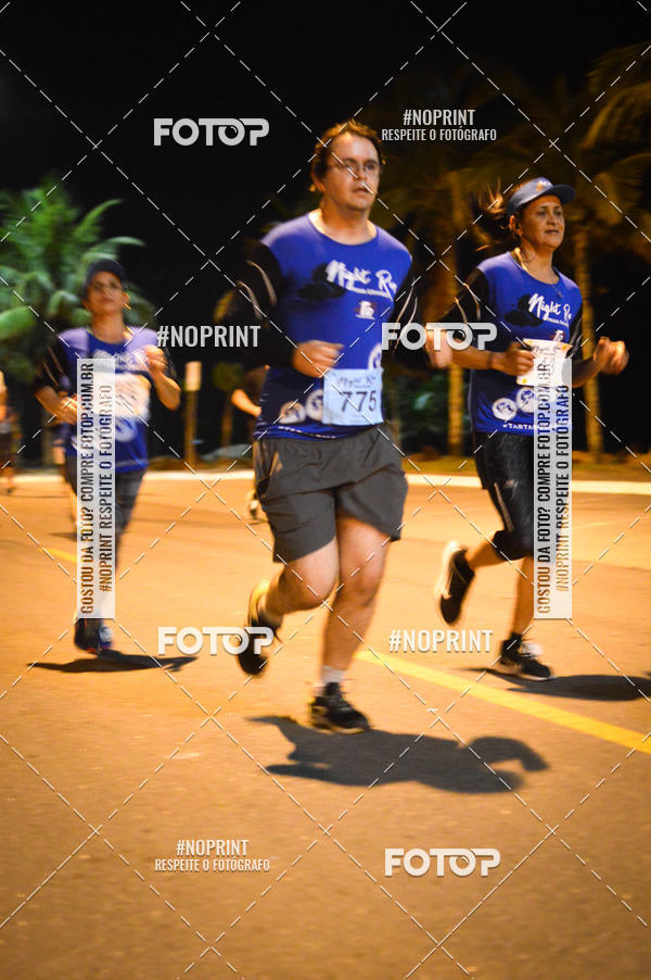 Buy your photos of the eventNight Run 5K 10K Praia Grande on Fotop