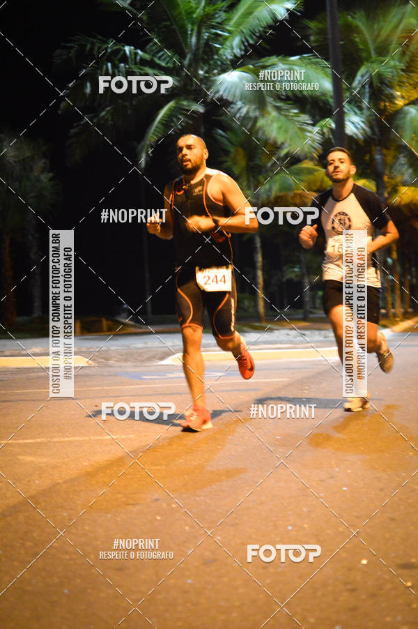 Buy your photos of the eventNight Run 5K 10K Praia Grande on Fotop