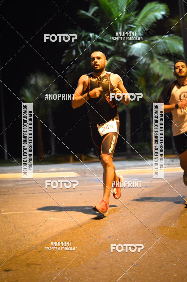 Buy your photos of the eventNight Run 5K 10K Praia Grande on Fotop