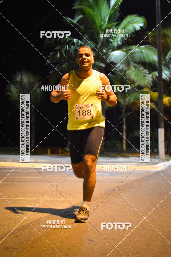 Buy your photos of the eventNight Run 5K 10K Praia Grande on Fotop