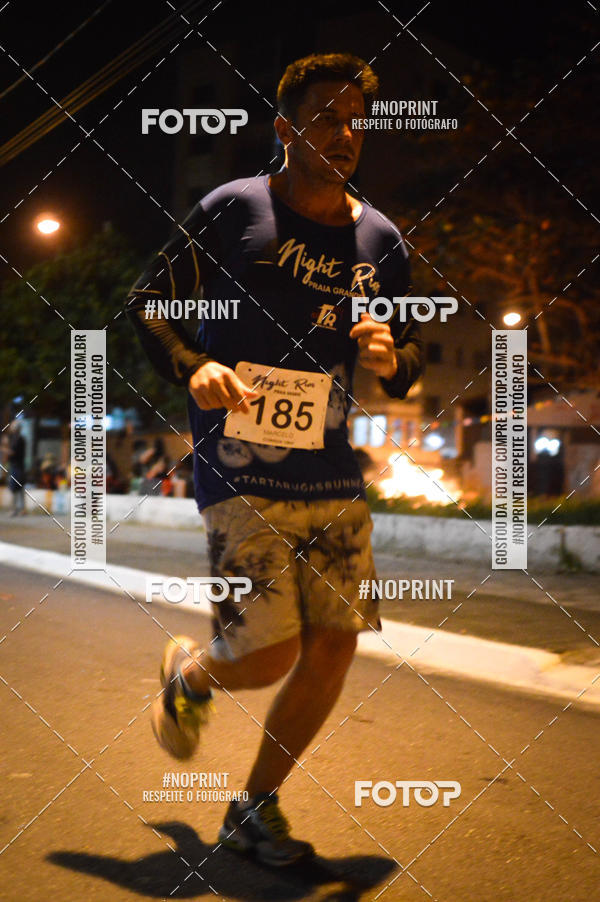 Buy your photos of the eventNight Run 5K 10K Praia Grande on Fotop