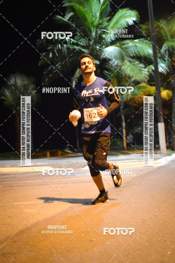 Buy your photos of the eventNight Run 5K 10K Praia Grande on Fotop