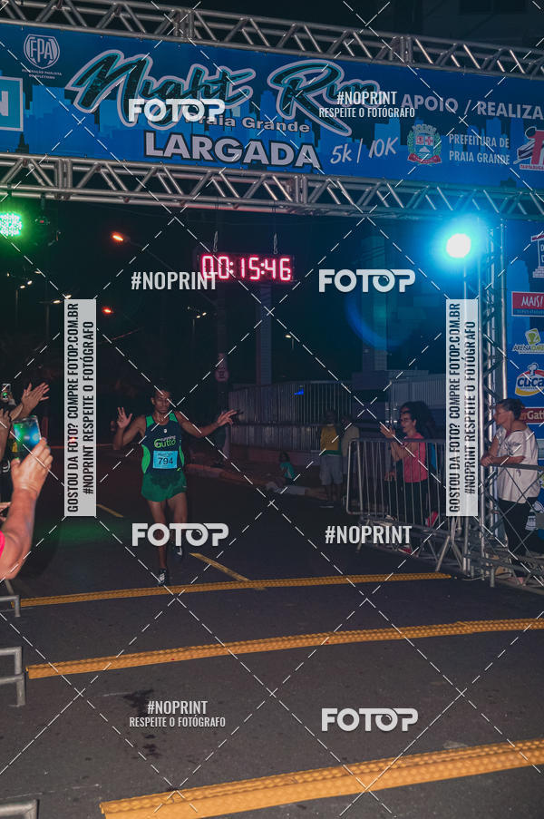 Buy your photos of the eventNight Run 5K 10K Praia Grande on Fotop