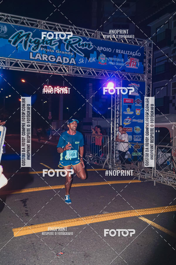 Buy your photos of the eventNight Run 5K 10K Praia Grande on Fotop