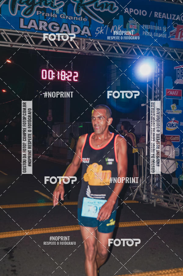 Buy your photos of the eventNight Run 5K 10K Praia Grande on Fotop