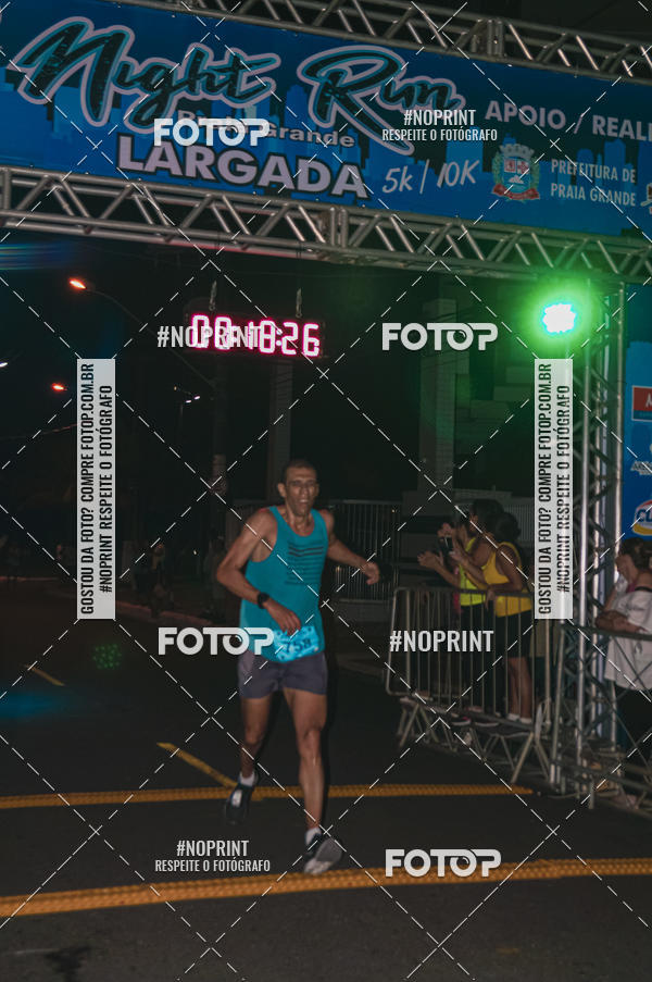 Buy your photos of the eventNight Run 5K 10K Praia Grande on Fotop