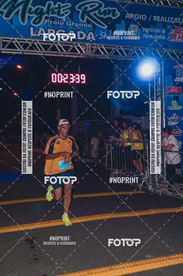 Buy your photos of the eventNight Run 5K 10K Praia Grande on Fotop