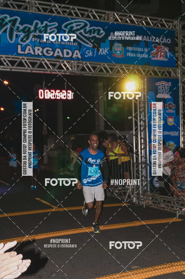 Buy your photos of the eventNight Run 5K 10K Praia Grande on Fotop