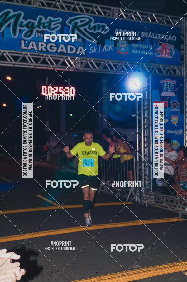 Buy your photos of the eventNight Run 5K 10K Praia Grande on Fotop