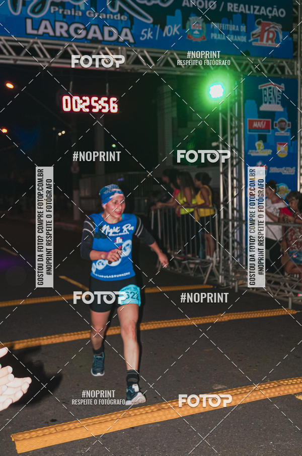 Buy your photos of the eventNight Run 5K 10K Praia Grande on Fotop