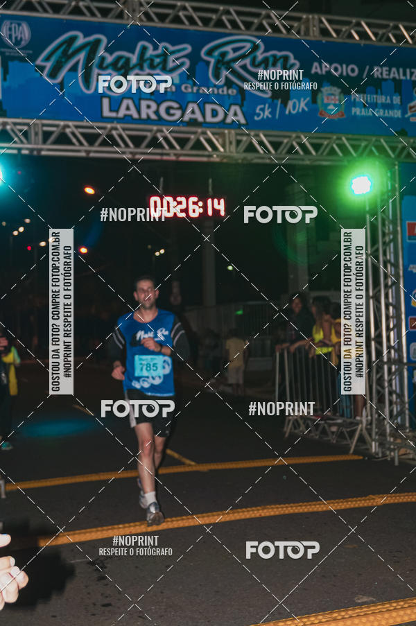 Buy your photos of the eventNight Run 5K 10K Praia Grande on Fotop