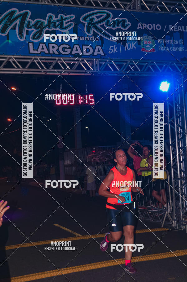 Buy your photos of the eventNight Run 5K 10K Praia Grande on Fotop