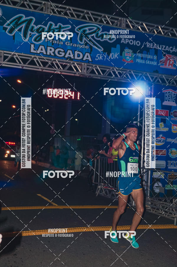 Buy your photos of the eventNight Run 5K 10K Praia Grande on Fotop