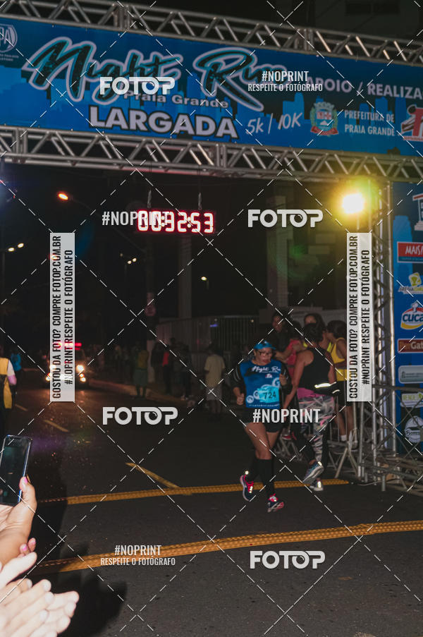 Buy your photos of the eventNight Run 5K 10K Praia Grande on Fotop